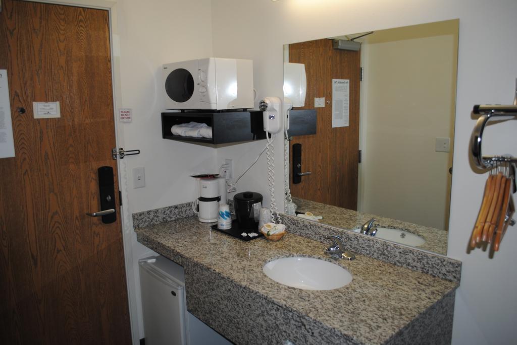 Travelodge By Wyndham Milford Room photo
