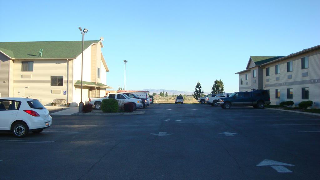 Travelodge By Wyndham Milford Exterior photo